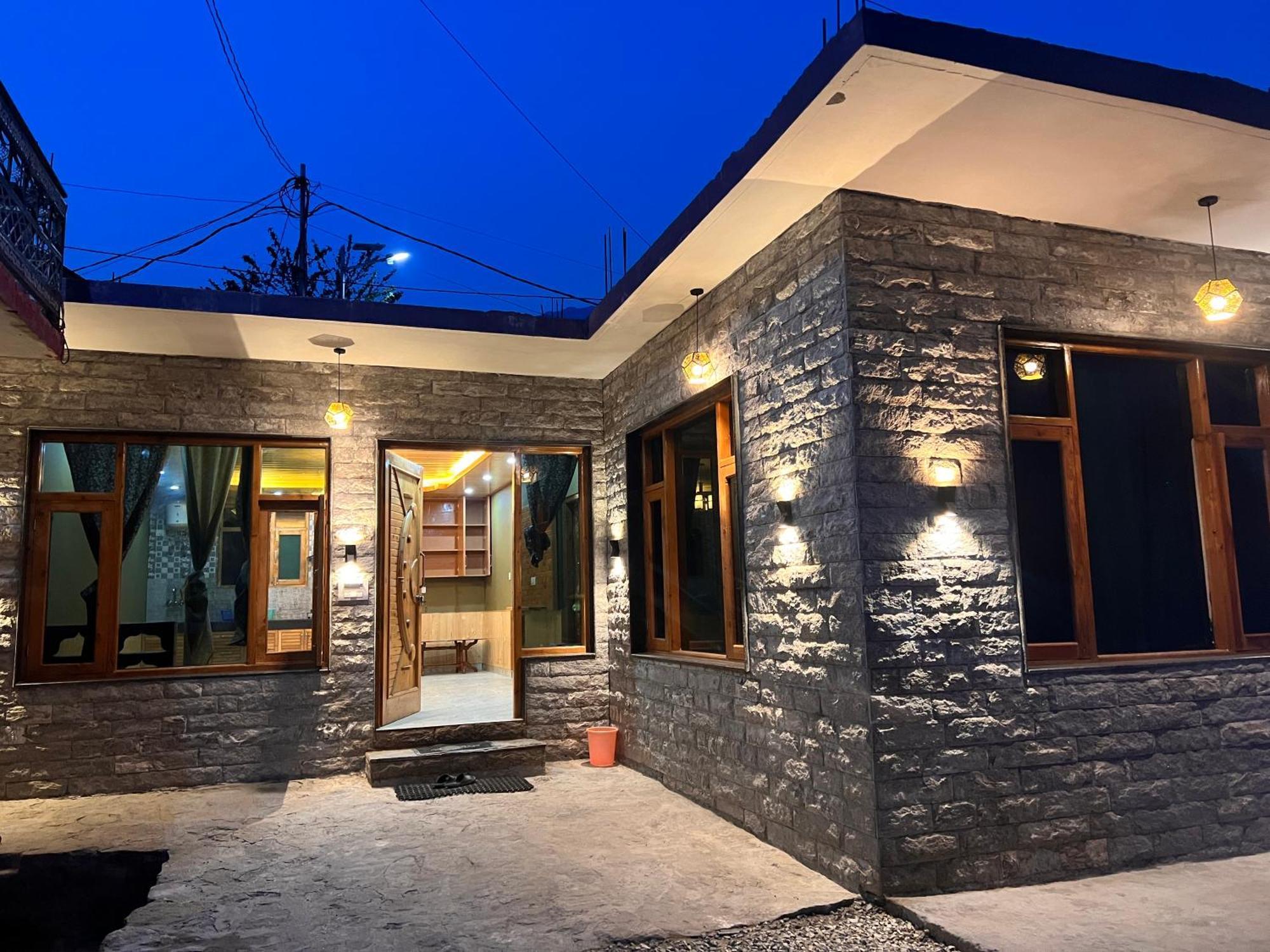 Red Rose Cottages Manali - Manali (Himachal Pradesh), Manali